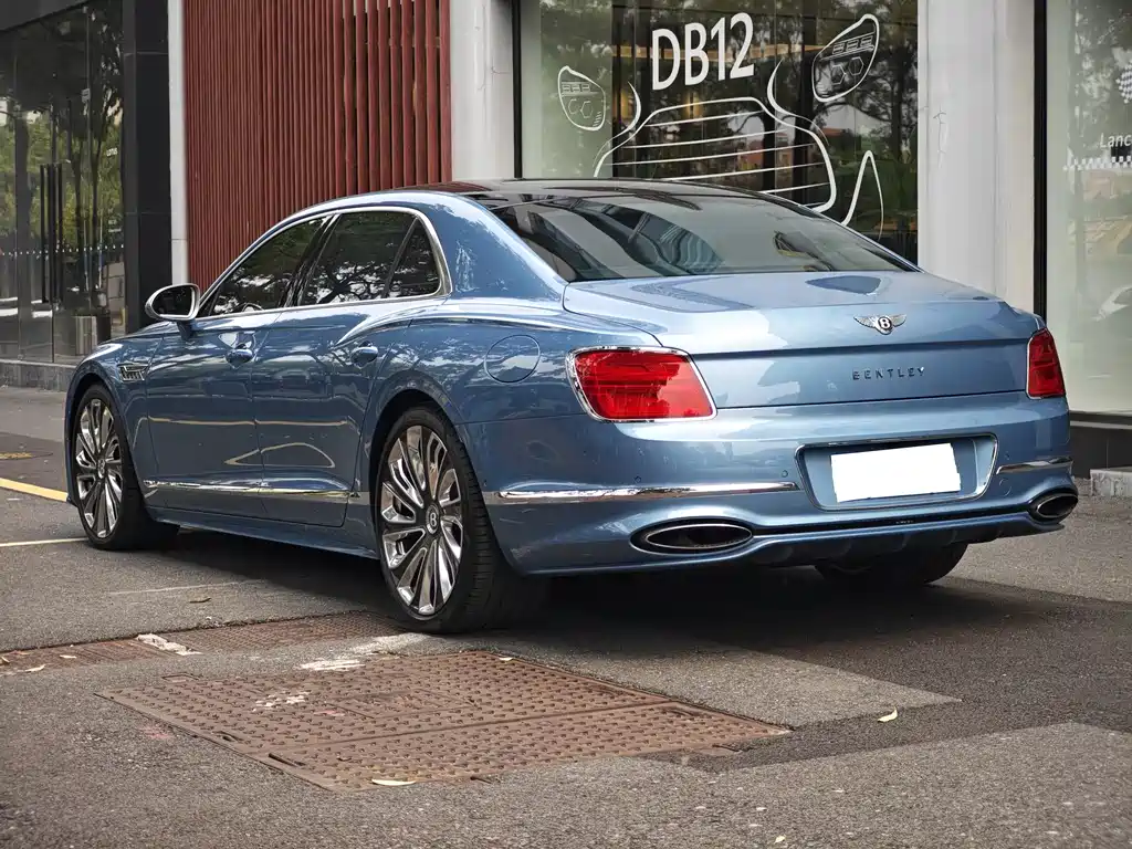 Bentley Flying Spur PHEV 2025 — фото 23