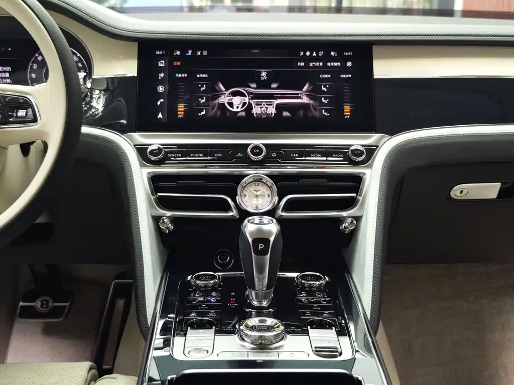 Bentley Flying Spur PHEV 2025 — фото 10
