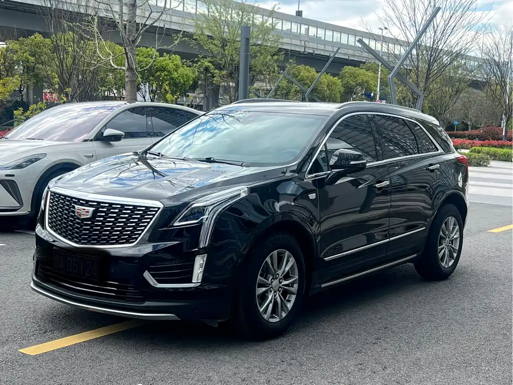 Cadillac XT5 2021 — фото 1