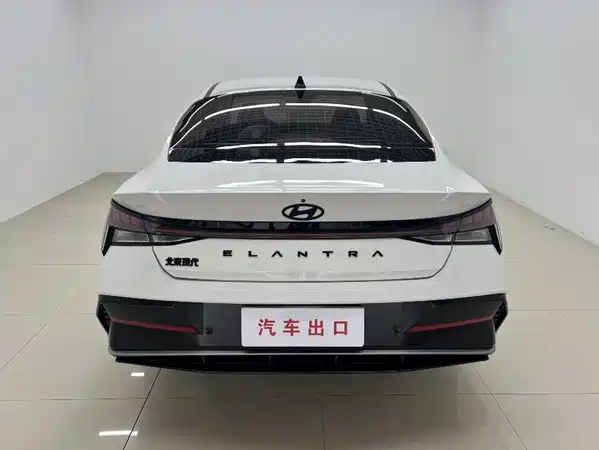Hyundai Elantra 2024