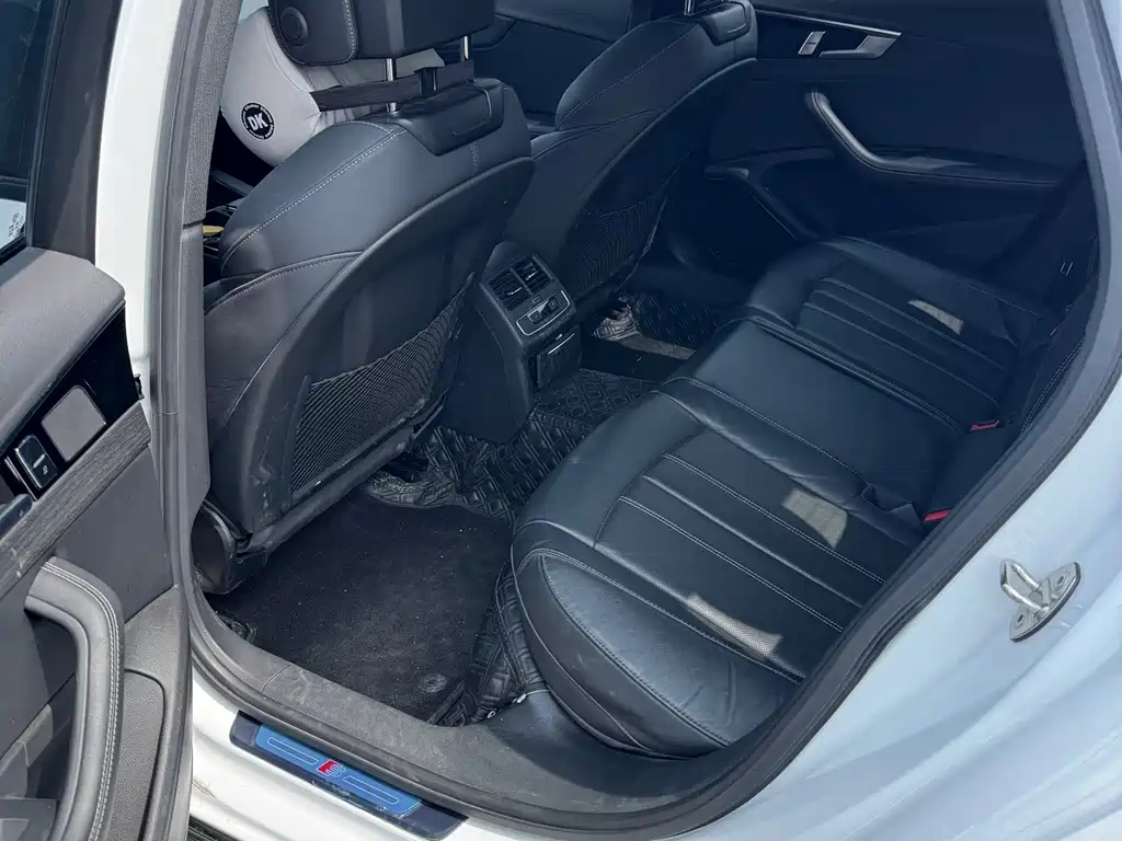 Audi A4L 2023