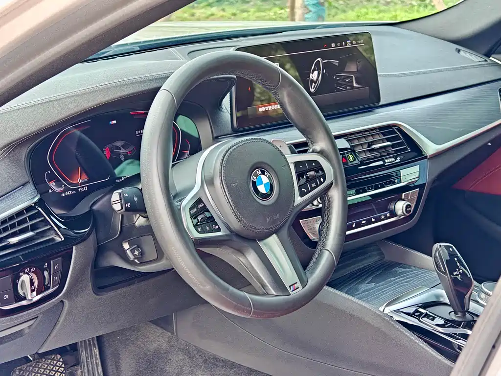 BMW 5 Series 2021 — фото 7