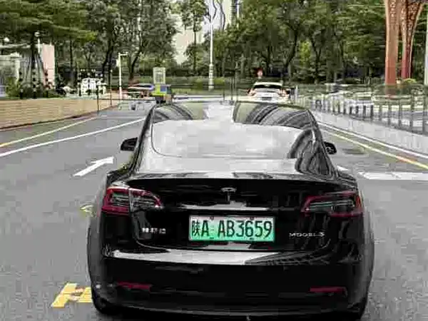 Tesla Model 3 2023