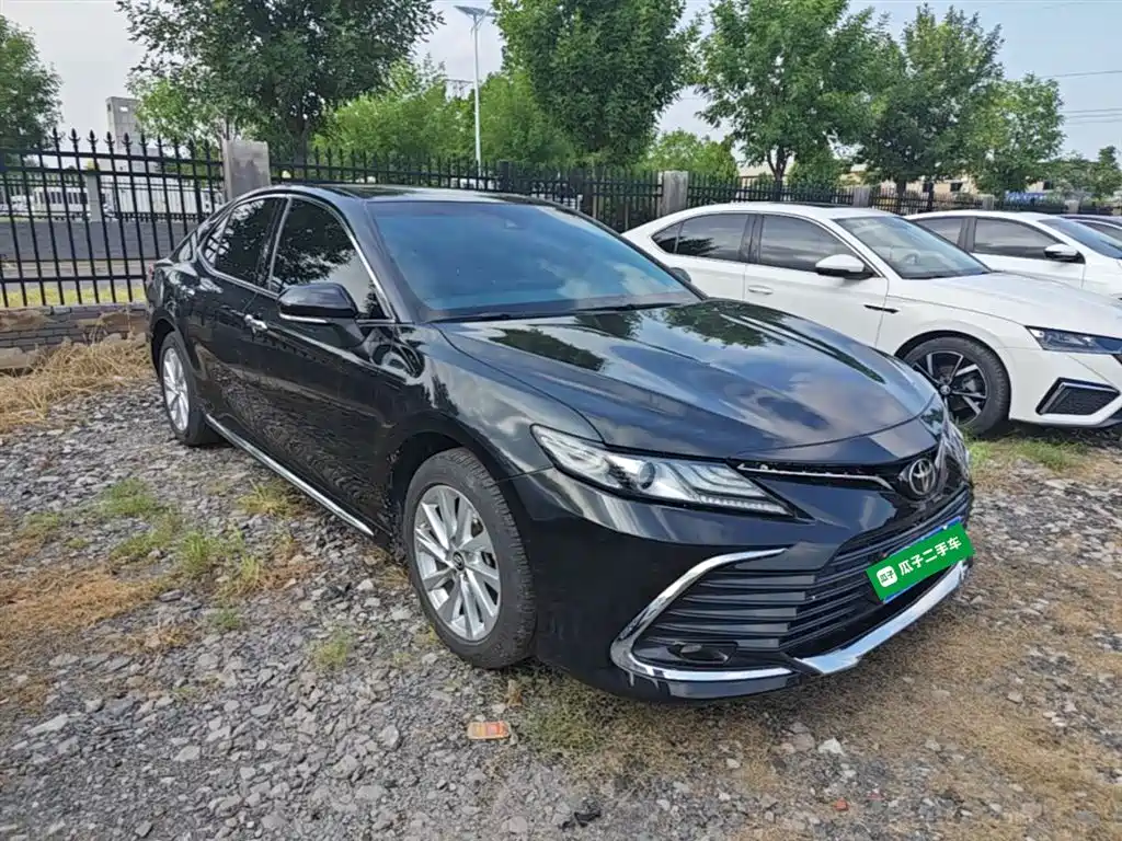Toyota Camry 2023 — фото 4