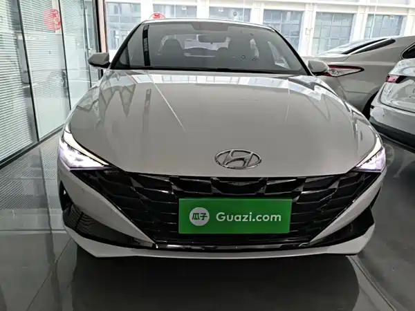 Hyundai Elantra 2023