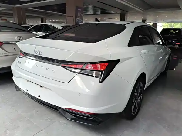 Hyundai Elantra 2023