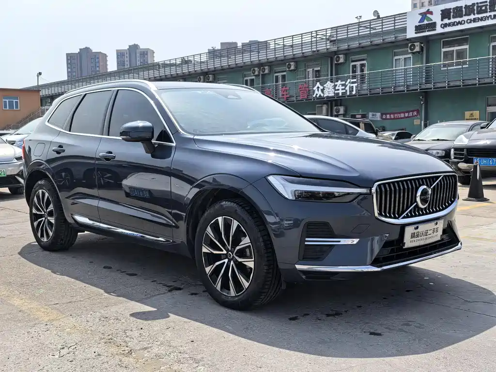 Volvo XC60 2023 — фото 3