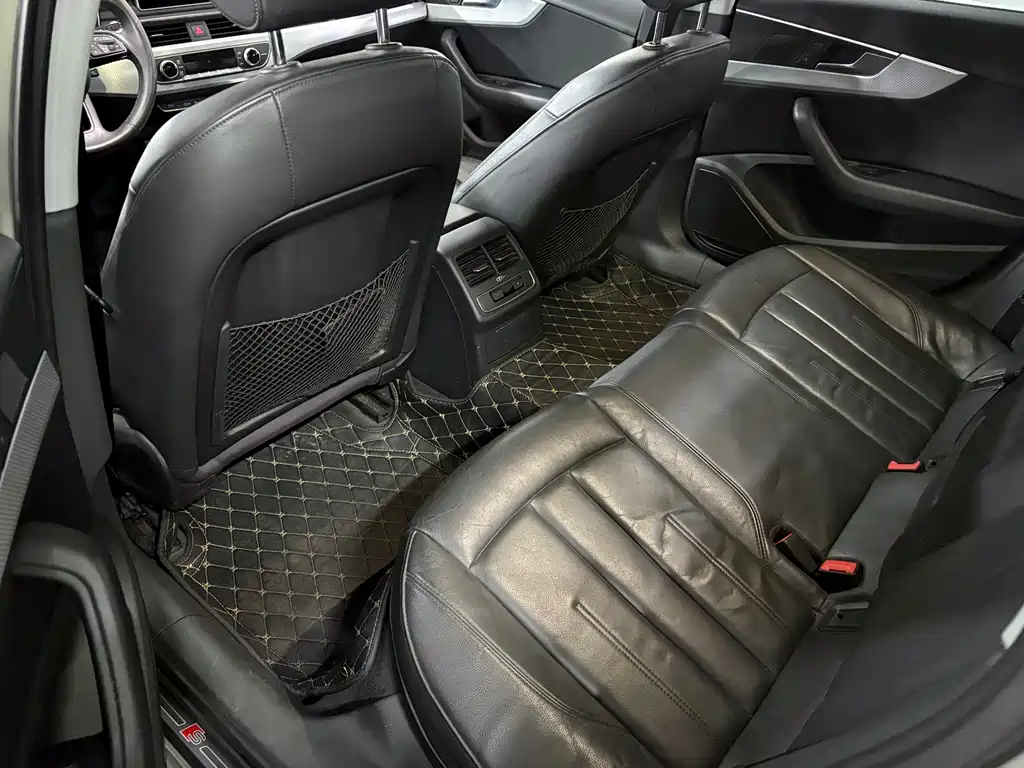 Audi A4L 2018