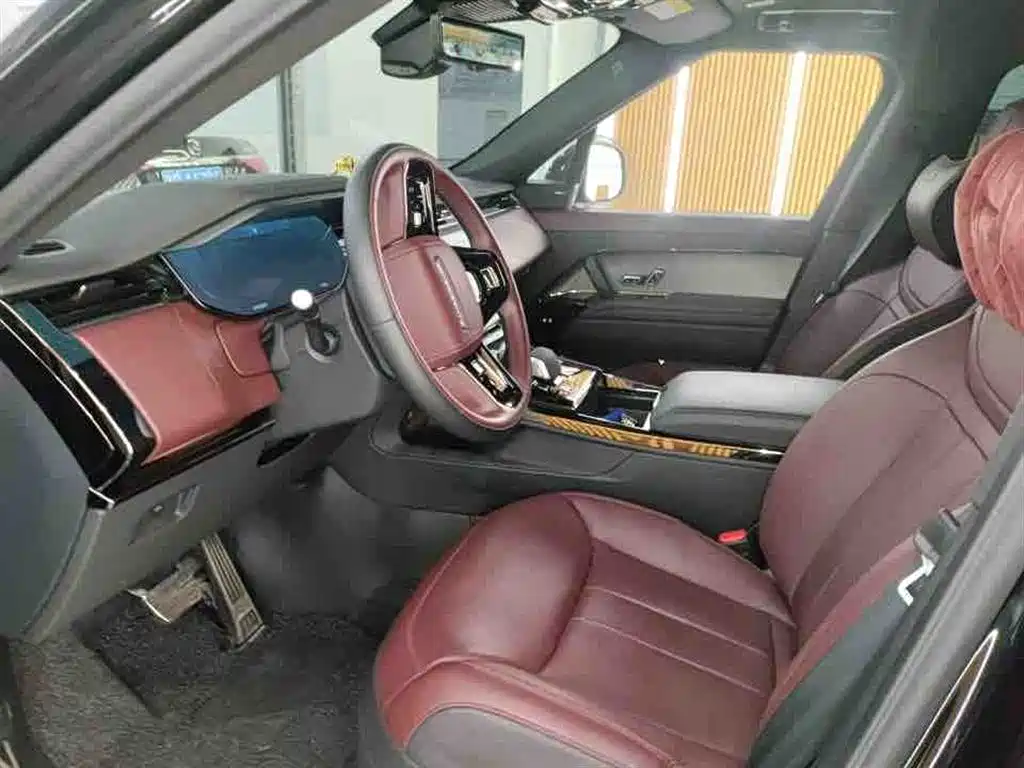 Land Rover Sport 2025 — фото 2