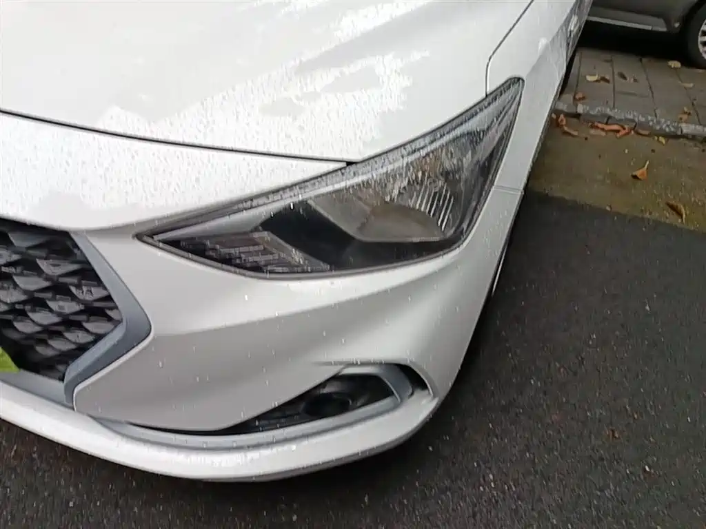Hyundai Elantra 2019 — фото 24