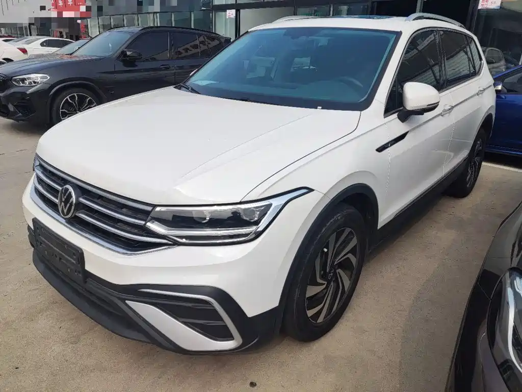Volkswagen Tiguan L 2023 — фото 2