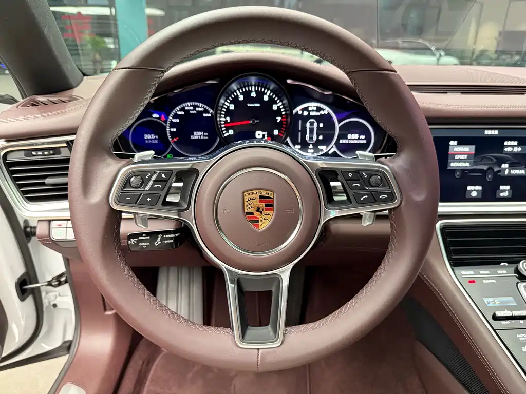 Porsche Panamera 2018 — фото 9