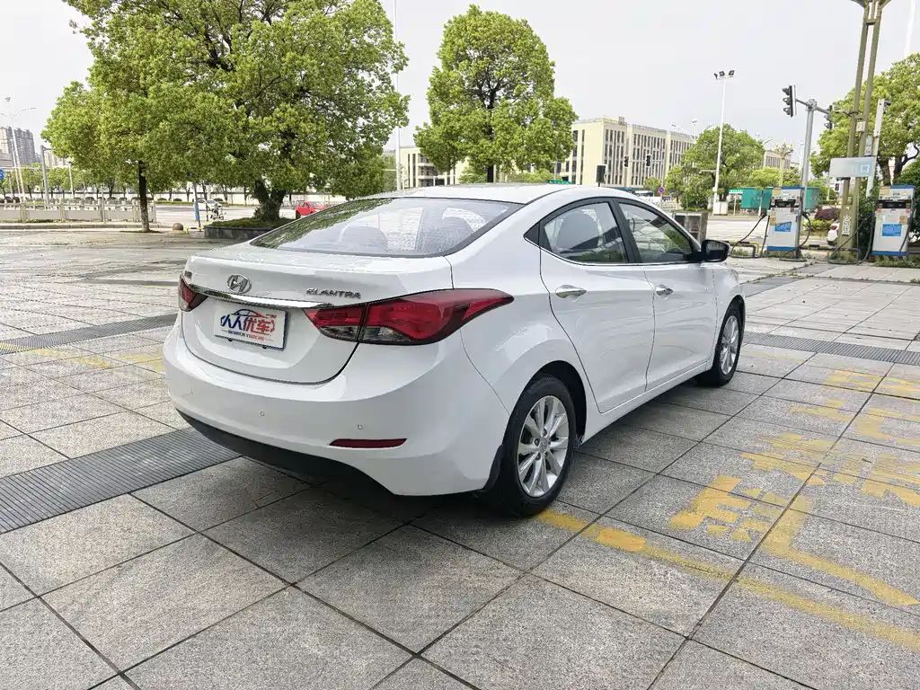 Hyundai Elantra Langdong 2018 — фото 4