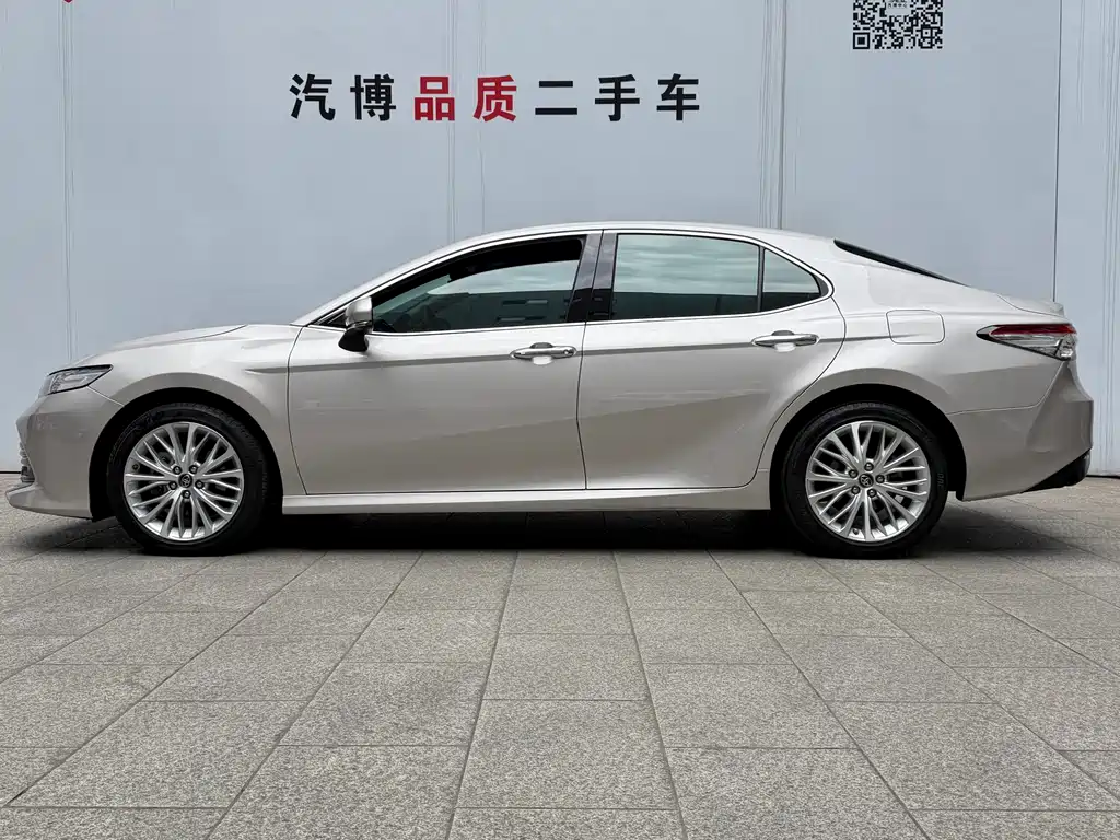 Toyota Camry 2021 — фото 4