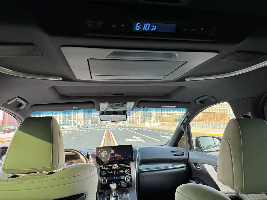Toyota Vellfire 2022 — фото 14