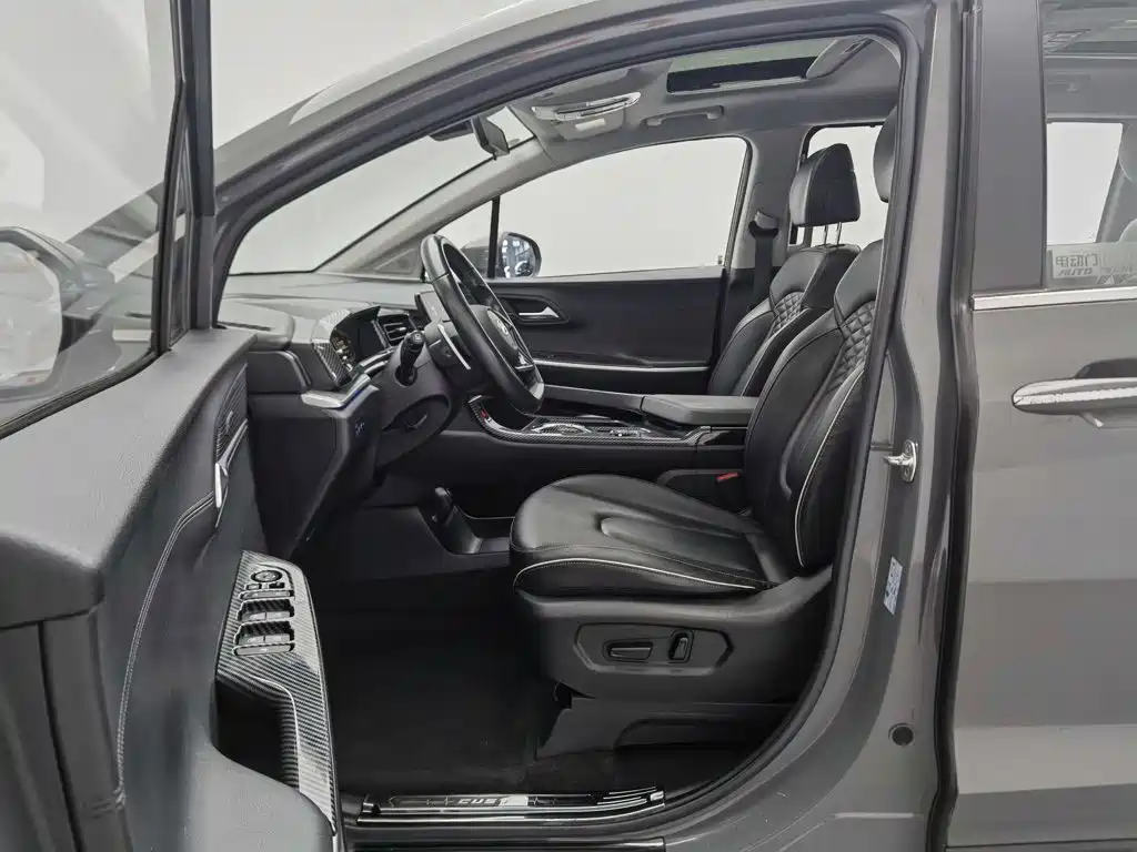 Hyundai Custin 2022 — фото 10