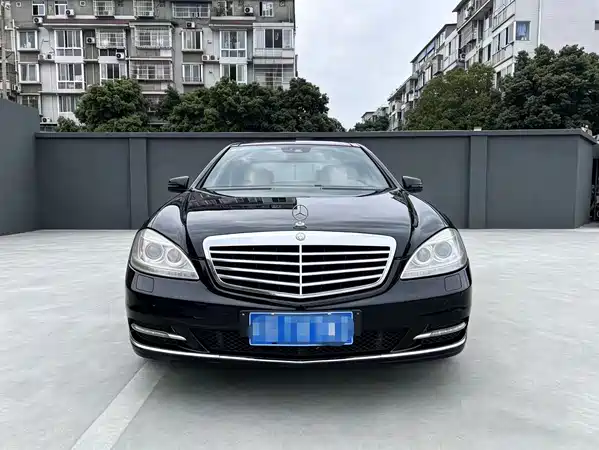 Mercedes-Benz S-Class 2011