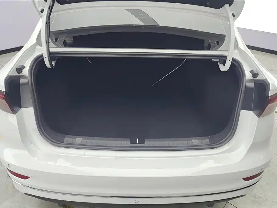 Geely Emgrand 2026
