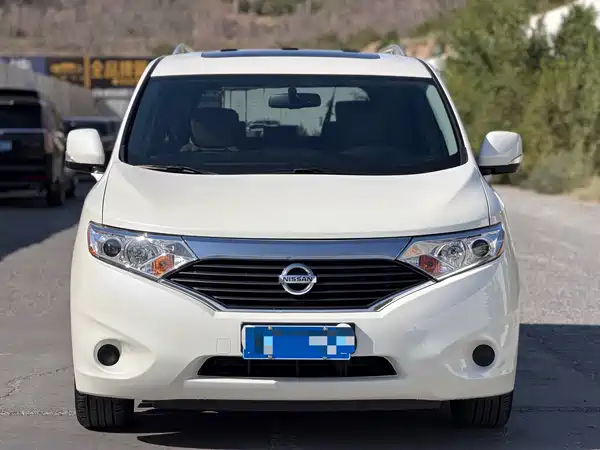 Nissan Quest 2014