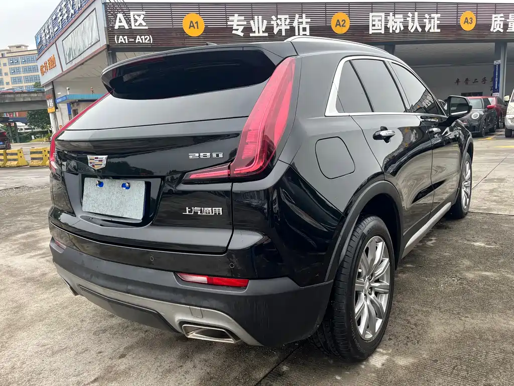 Cadillac XT4 2019 — фото 11
