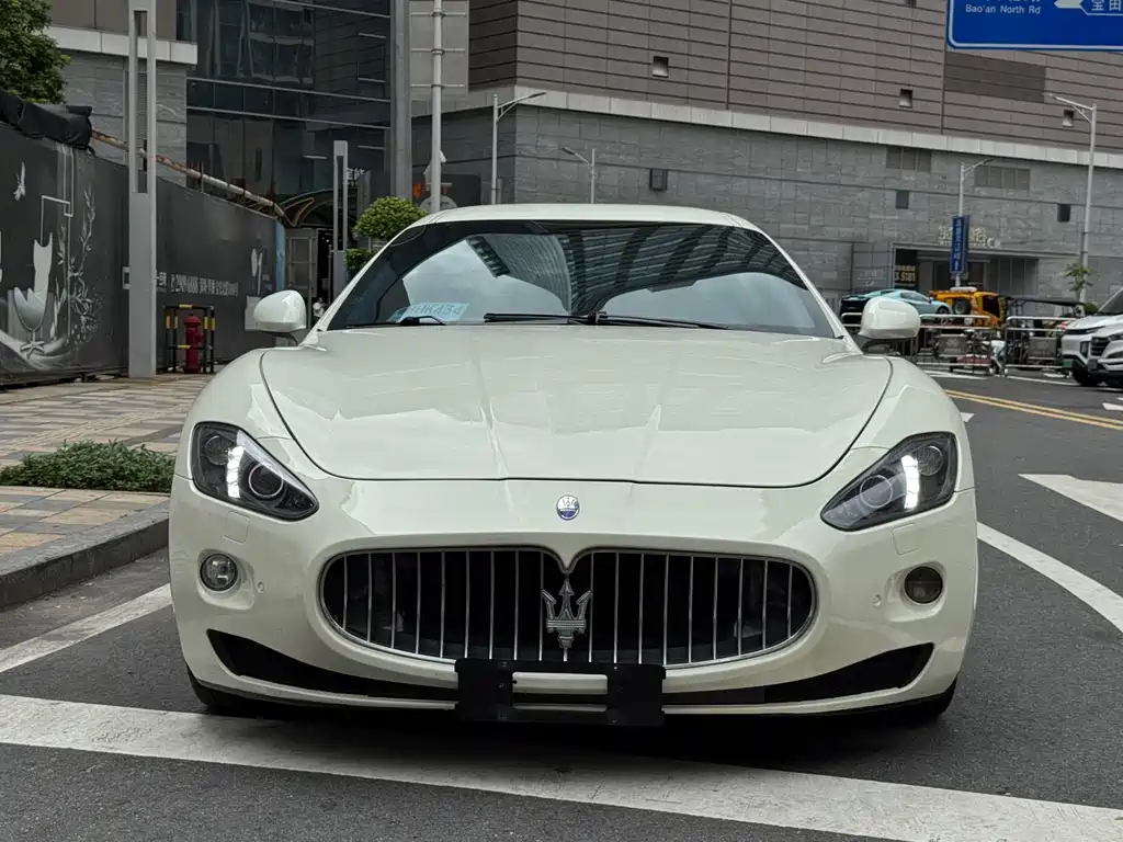Maserati GranTurismo 2016 — фото 2