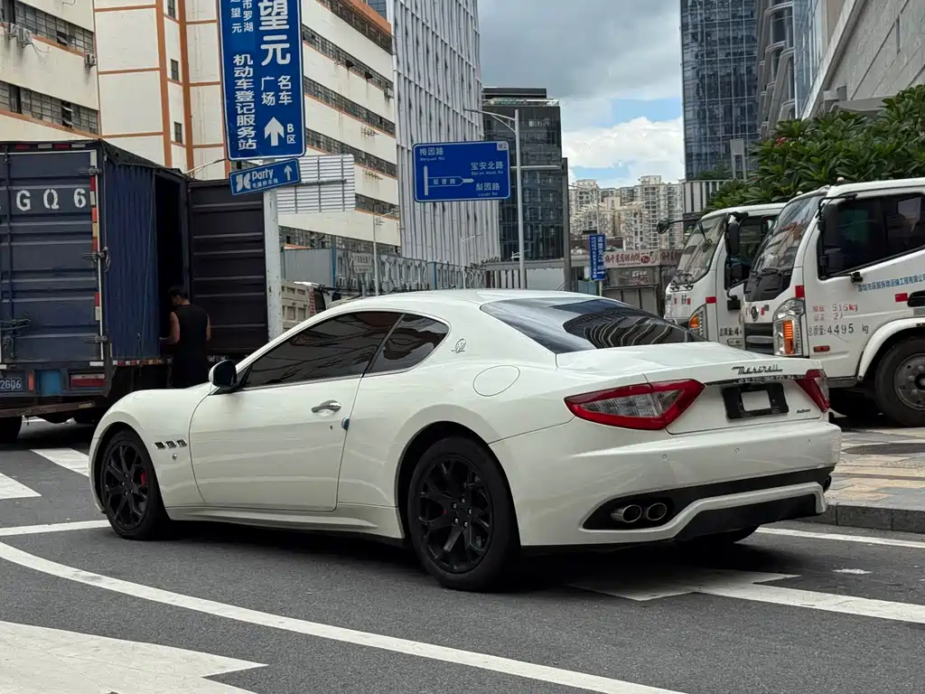 Maserati GranTurismo 2016 — фото 6