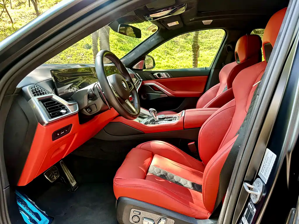 BMW X6 M 2025 — фото 11