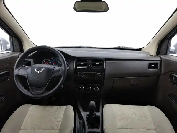 Wuling Rongguang V 2015
