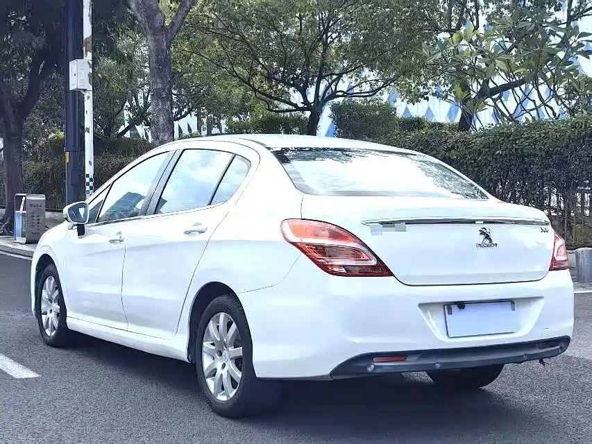 Peugeot 308 2014 — фото 6
