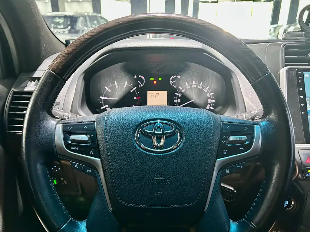 Toyota Prado 2020 — фото 11