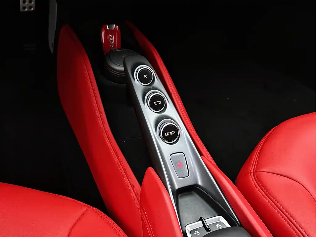 Ferrari F8 2022 — фото 18