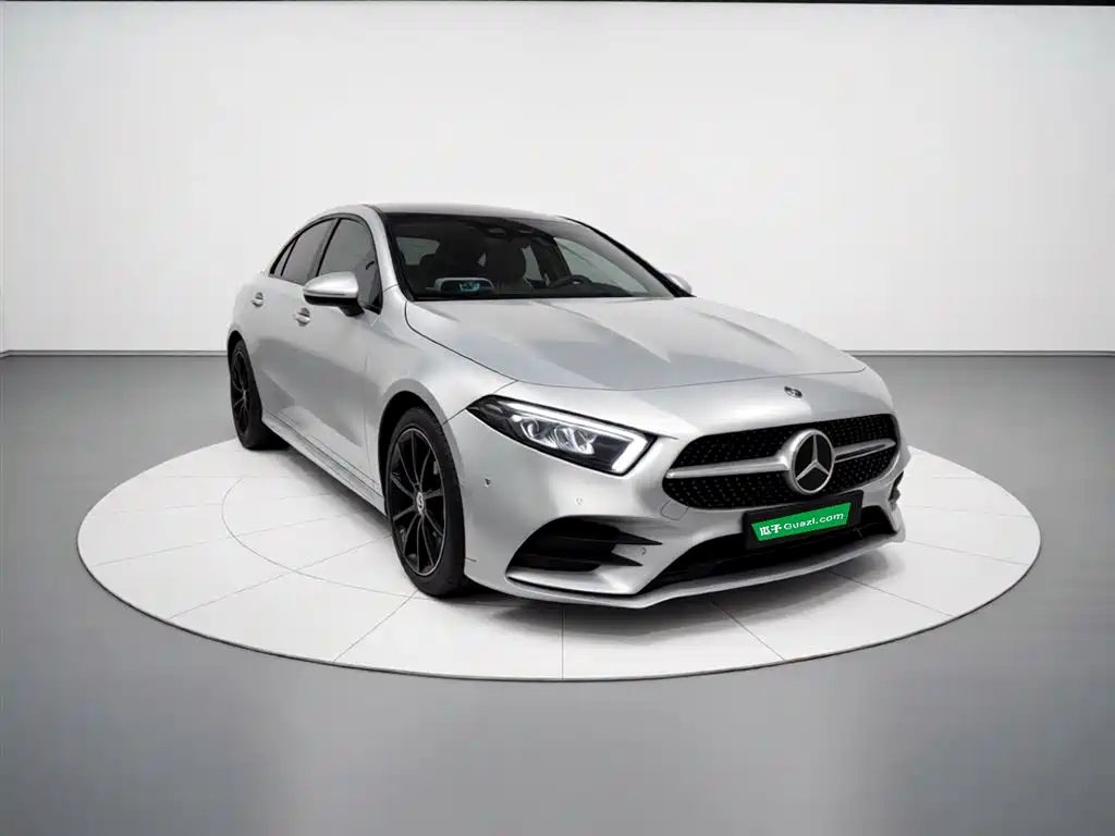 Mercedes-Benz A-Class 2020 — фото 3