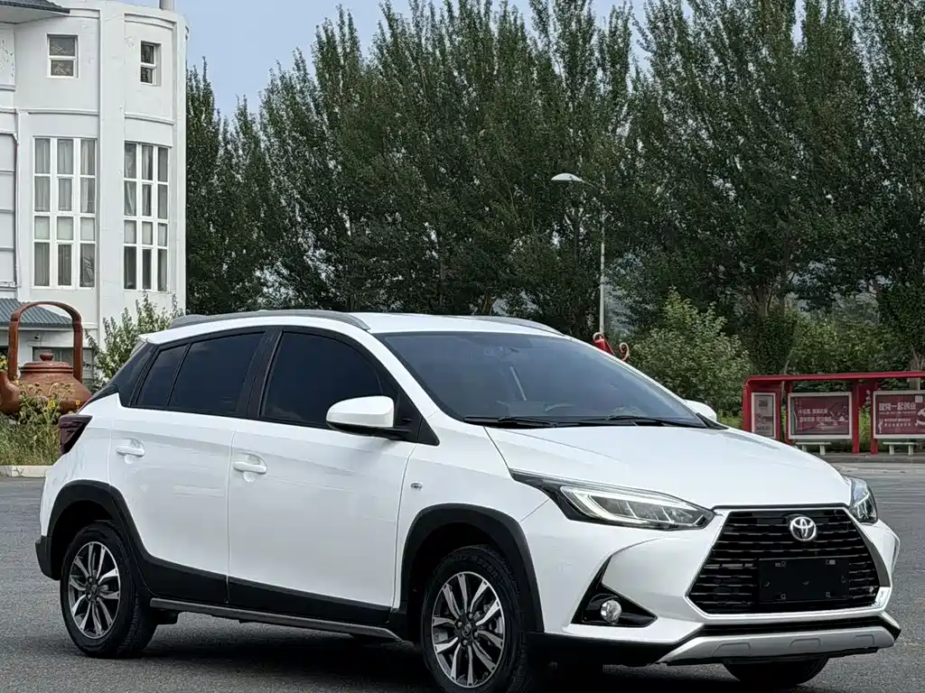 Toyota Yaris L 2022