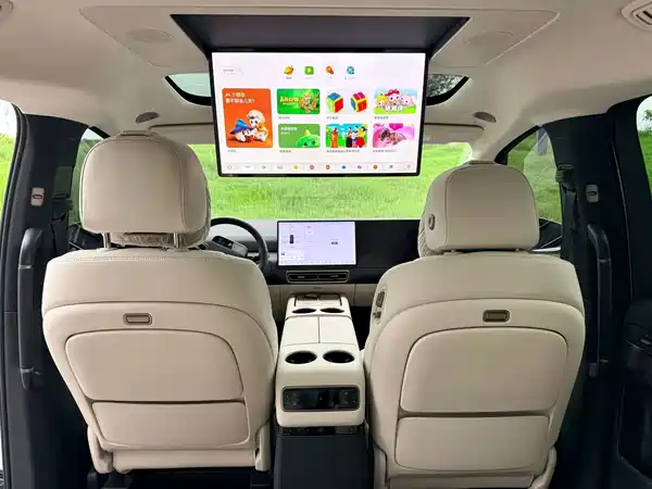 Li Auto MEGA 2025