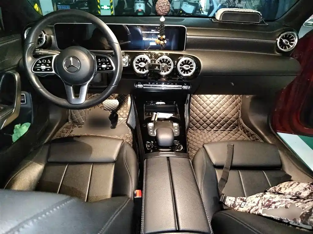 Mercedes-Benz A-Class 2020 — фото 10