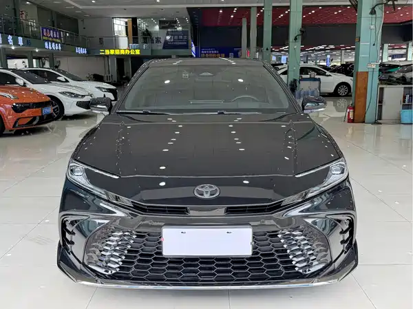 Toyota Camry 2025