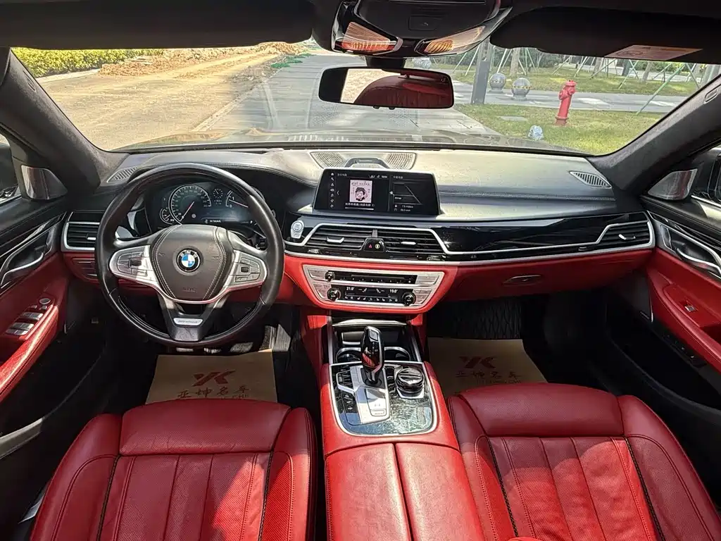 BMW 7 Series 2019 — фото 10