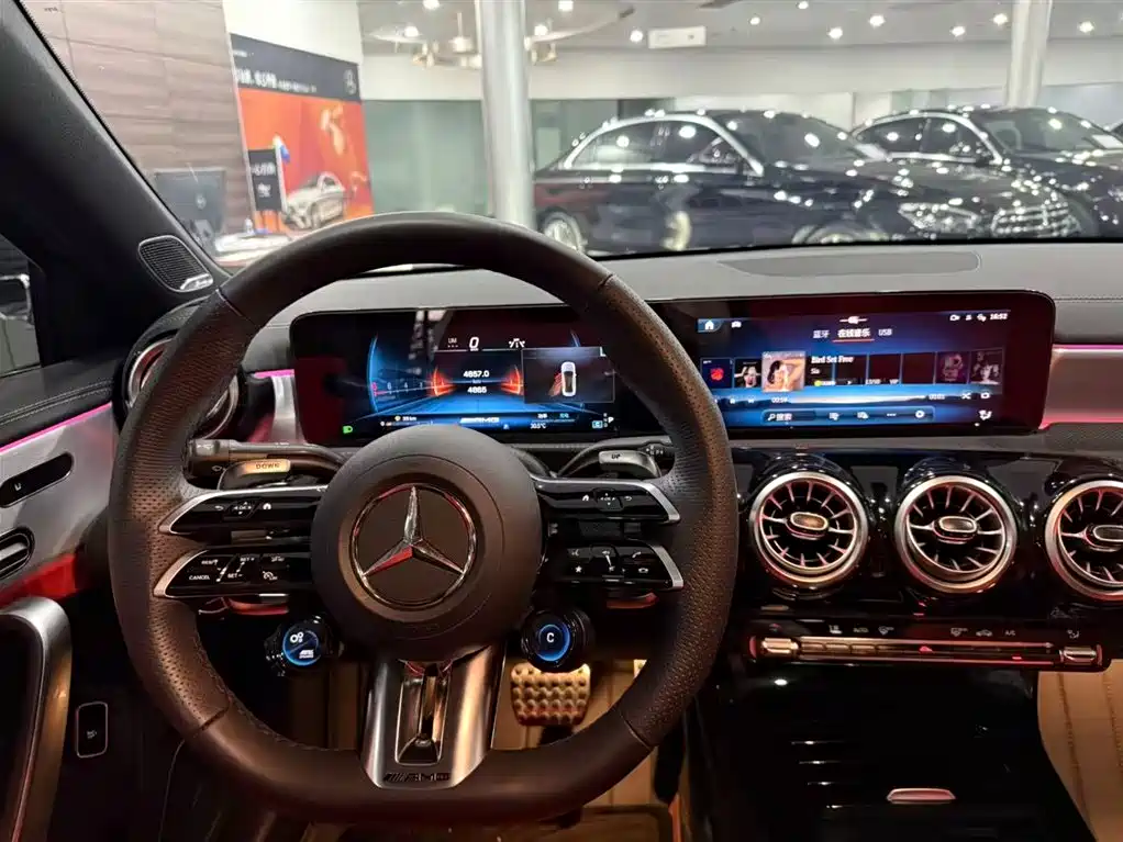 Mercedes-Benz A-Class AMG 2025 — фото 11