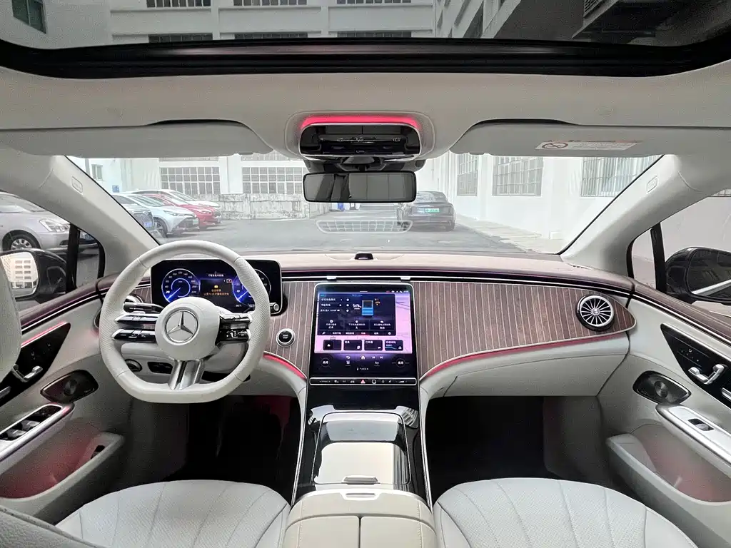 Mercedes-Benz EQE 2023 — фото 15
