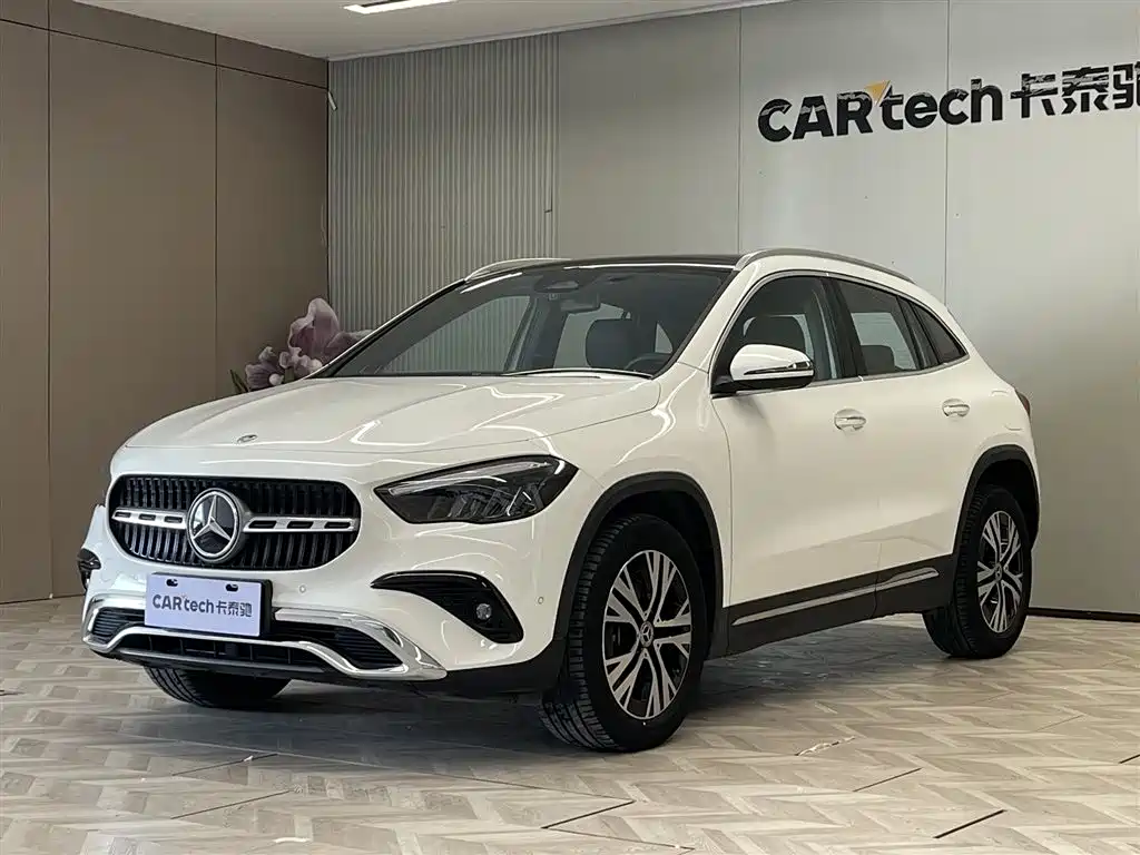 Mercedes-Benz GLA 2024 — фото 1