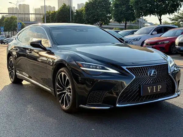 Lexus LS 2021