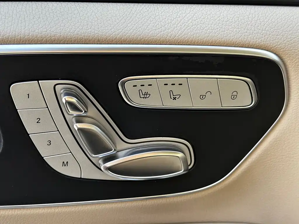Mercedes-Benz V-Class 2018 — фото 10