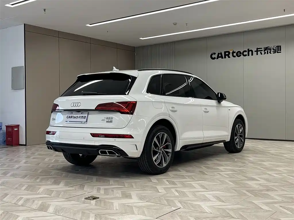 Audi Q5L 2024 — фото 6