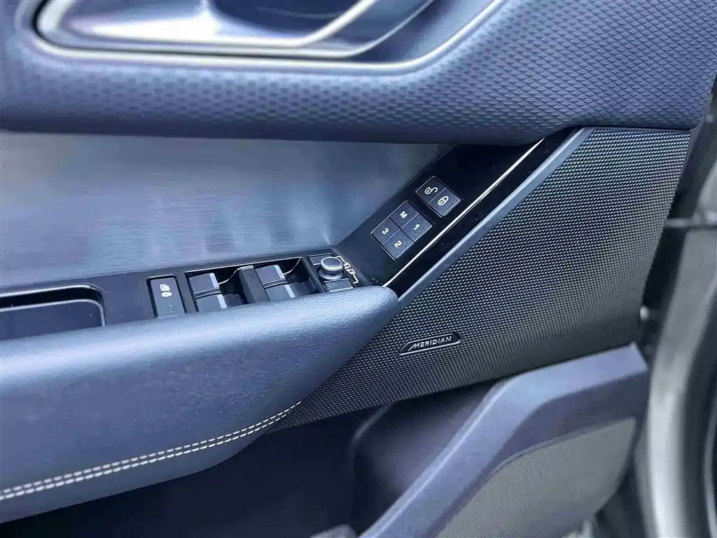 Land Rover Velar 2018 — фото 5