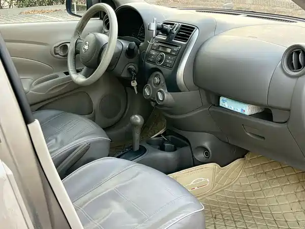 Nissan Sunny 2013