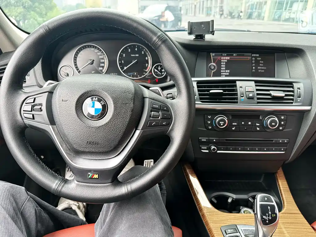 BMW X3 2012 — фото 13