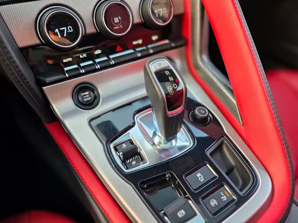 Jaguar F-TYPE 2015 — фото 10