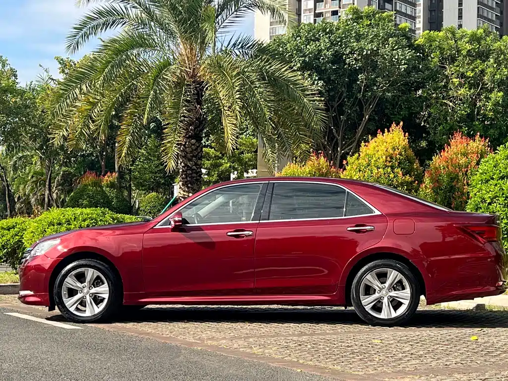 Toyota Crown 2015 — фото 16
