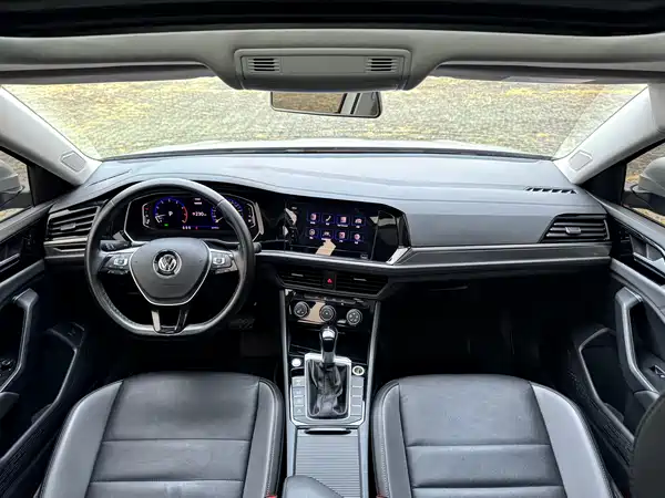 Volkswagen Sagitar 2022