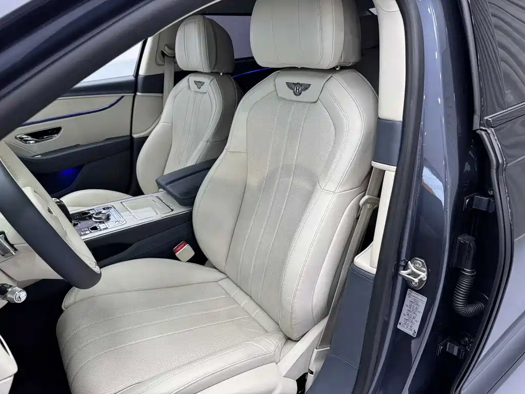 Bentley Flying Spur 2025 — фото 21